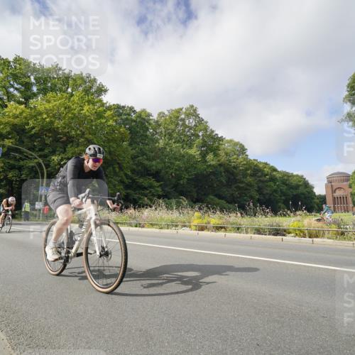 14.09.2025 - Stadtparktriathlon Michael Burmester http://msf.ph/oto/8892996 14.09.2025 11:33:24 Radfahren 824, 839, 946, 962, 980, 992, 1008, 1067 meine-sportfotos.de