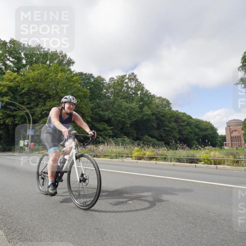 14.09.2025 - Stadtparktriathlon Michael Burmester http://msf.ph/oto/8893040 14.09.2025 11:35:22 Radfahren 931, 932, 947, 990, 1041 meine-sportfotos.de