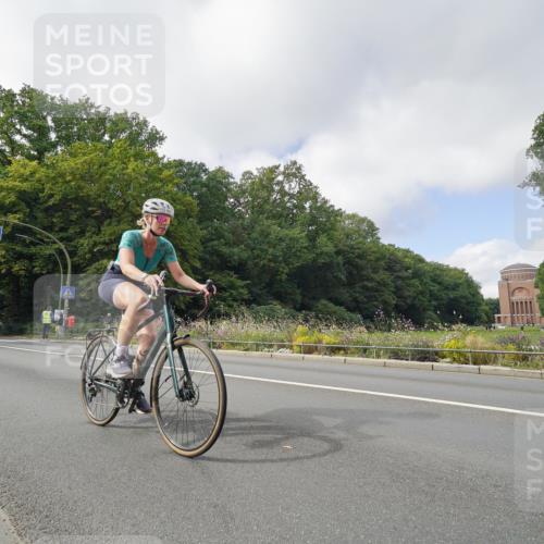 14.09.2025 - Stadtparktriathlon Michael Burmester http://msf.ph/oto/8893041 14.09.2025 11:35:25 Radfahren 931, 947, 990, 1023, 1041 meine-sportfotos.de