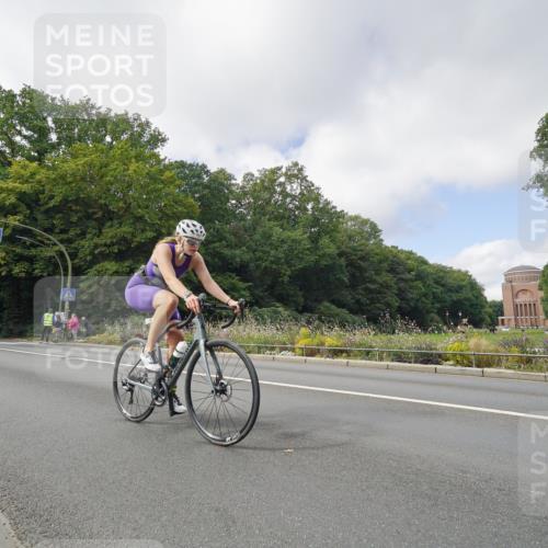 14.09.2025 - Stadtparktriathlon Michael Burmester http://msf.ph/oto/8893046 14.09.2025 11:35:35 Radfahren 941, 1020, 1023 meine-sportfotos.de