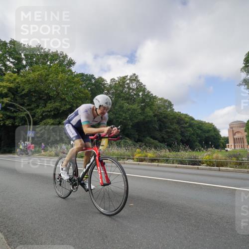 14.09.2025 - Stadtparktriathlon Michael Burmester http://msf.ph/oto/8893054 14.09.2025 11:36:00 Radfahren 837, 925, 944, 1009, 1076, 1092, 1113 meine-sportfotos.de