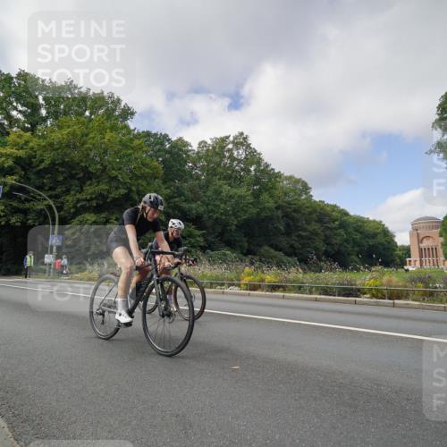 14.09.2025 - Stadtparktriathlon Michael Burmester http://msf.ph/oto/8893058 14.09.2025 11:36:06 Radfahren 925, 944, 1009, 1092, 1113 meine-sportfotos.de