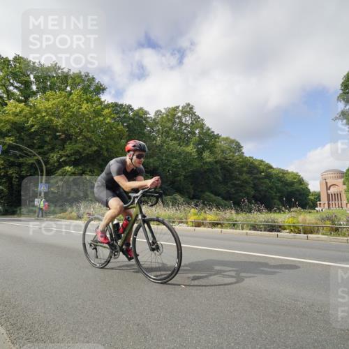 14.09.2025 - Stadtparktriathlon Michael Burmester http://msf.ph/oto/8893066 14.09.2025 11:36:36 Radfahren 938, 989, 1018, 1101, 1109, 1112, 1115 meine-sportfotos.de