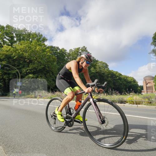 14.09.2025 - Stadtparktriathlon Michael Burmester http://msf.ph/oto/8893076 14.09.2025 11:36:47 Radfahren 916, 938, 973, 982, 989, 1018, 1077, 1083 meine-sportfotos.de