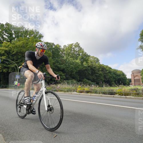 14.09.2025 - Stadtparktriathlon Michael Burmester http://msf.ph/oto/8893088 14.09.2025 11:37:30 Radfahren 1016, 1040 meine-sportfotos.de