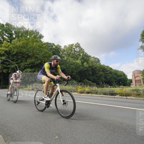 14.09.2025 - Stadtparktriathlon Michael Burmester http://msf.ph/oto/8893093 14.09.2025 11:37:45 Radfahren 981, 984, 1026, 1039, 1043, 1054, 1107 meine-sportfotos.de