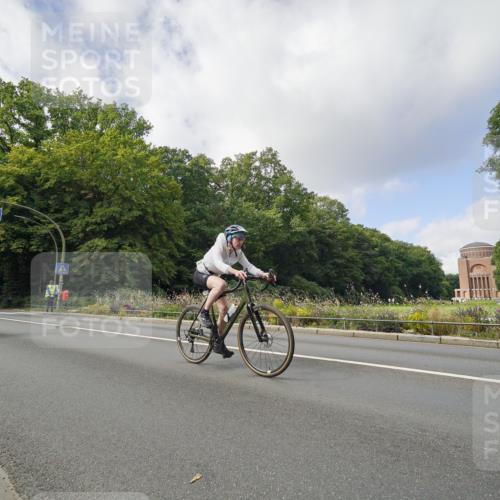 14.09.2025 - Stadtparktriathlon Michael Burmester http://msf.ph/oto/8893097 14.09.2025 11:37:48 Radfahren 981, 984, 1026, 1039, 1043, 1054, 1107 meine-sportfotos.de