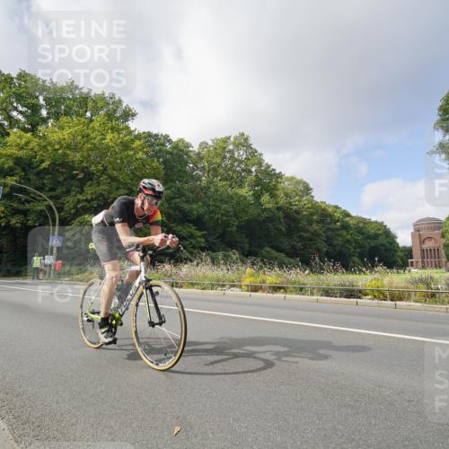 14.09.2025 - Stadtparktriathlon Michael Burmester http://msf.ph/oto/8893124 14.09.2025 11:38:57 Radfahren 855, 998, 1019, 1025, 1086, 1099 meine-sportfotos.de