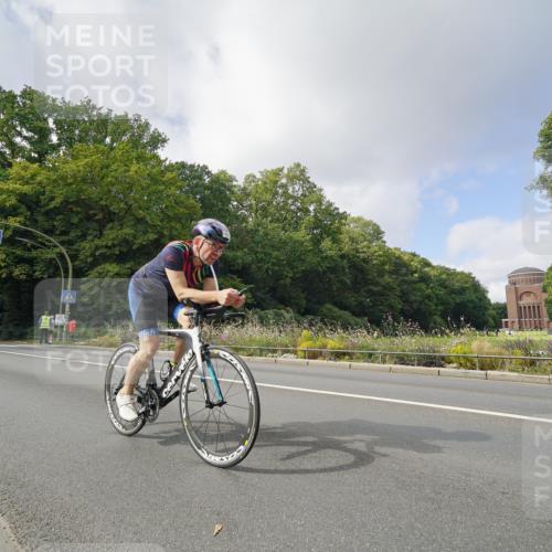14.09.2025 - Stadtparktriathlon Michael Burmester http://msf.ph/oto/8893128 14.09.2025 11:39:04 Radfahren 949, 952, 998, 1014, 1062, 1086, 1099 meine-sportfotos.de