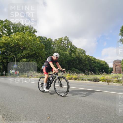 14.09.2025 - Stadtparktriathlon Michael Burmester http://msf.ph/oto/8893138 14.09.2025 11:39:24 Radfahren 927, 940, 960, 1031, 1058, 1073, 1087, 1110 meine-sportfotos.de