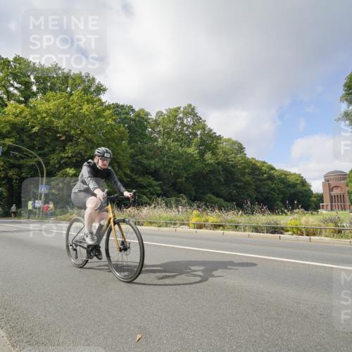 14.09.2025 - Stadtparktriathlon Michael Burmester http://msf.ph/oto/8893139 14.09.2025 11:39:26 Radfahren 927, 940, 960, 1031, 1058, 1073, 1087, 1110 meine-sportfotos.de