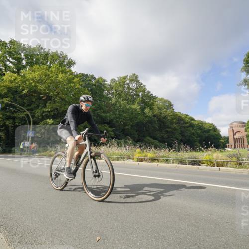 14.09.2025 - Stadtparktriathlon Michael Burmester http://msf.ph/oto/8893145 14.09.2025 11:39:37 Radfahren 940, 1031, 1073, 1088, 1108, 1110, 1120 meine-sportfotos.de