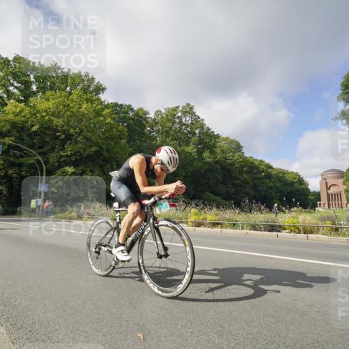 14.09.2025 - Stadtparktriathlon Michael Burmester http://msf.ph/oto/8893154 14.09.2025 11:39:54 Radfahren 929, 945, 957, 964, 1056, 1060, 1067, 1095 meine-sportfotos.de