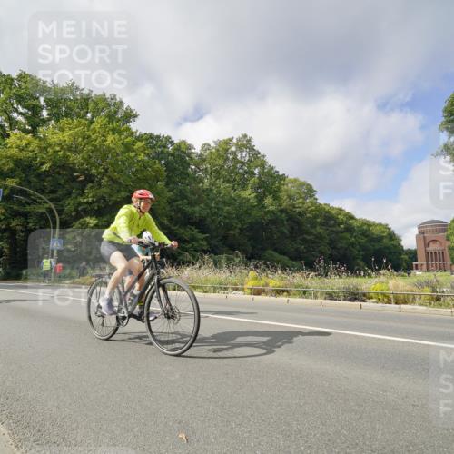 14.09.2025 - Stadtparktriathlon Michael Burmester http://msf.ph/oto/8893169 14.09.2025 11:40:38 Radfahren 857, 950, 966, 967, 1007, 1089, 1116 meine-sportfotos.de