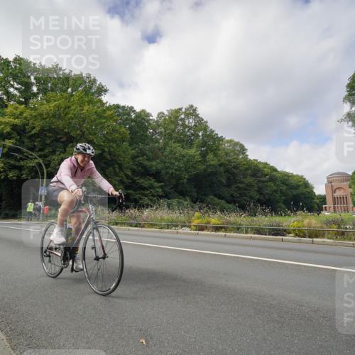 14.09.2025 - Stadtparktriathlon Michael Burmester http://msf.ph/oto/8893198 14.09.2025 11:41:52 Radfahren 970, 974, 1015, 1041, 1068 meine-sportfotos.de
