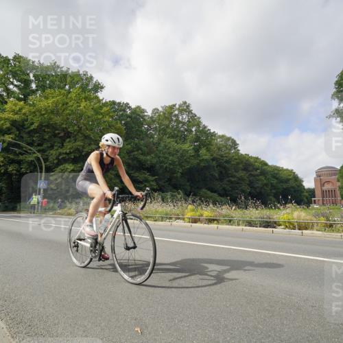 14.09.2025 - Stadtparktriathlon Michael Burmester http://msf.ph/oto/8893211 14.09.2025 11:42:22 Radfahren 934, 935, 962, 969, 979, 994, 1012, 1066, 1084 meine-sportfotos.de