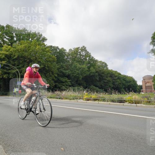 14.09.2025 - Stadtparktriathlon Michael Burmester http://msf.ph/oto/8893226 14.09.2025 11:42:39 Radfahren 993, 997, 1000, 1005, 1017, 1072, 1076, 1092, 1103, 1113 meine-sportfotos.de