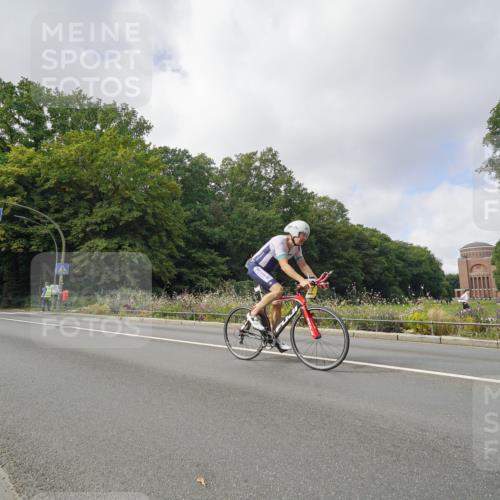 14.09.2025 - Stadtparktriathlon Michael Burmester http://msf.ph/oto/8893231 14.09.2025 11:42:42 Radfahren 993, 997, 1000, 1005, 1017, 1072, 1076, 1094, 1103, 1113 meine-sportfotos.de
