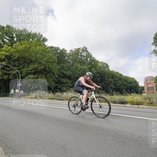 14.09.2025 - Stadtparktriathlon Michael Burmester http://msf.ph/oto/8893242 14.09.2025 11:42:54 Radfahren 789, 824, 926, 941, 976, 990, 1029, 1055, 1075, 1094, 1119 meine-sportfotos.de