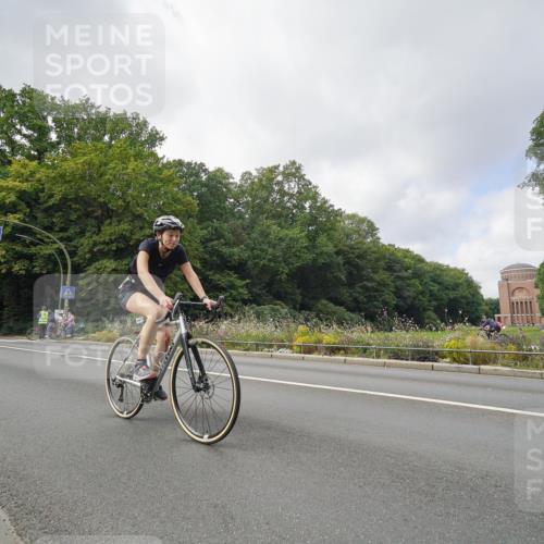 14.09.2025 - Stadtparktriathlon Michael Burmester http://msf.ph/oto/8893258 14.09.2025 11:43:26 Radfahren 961, 985, 1077, 1117 meine-sportfotos.de