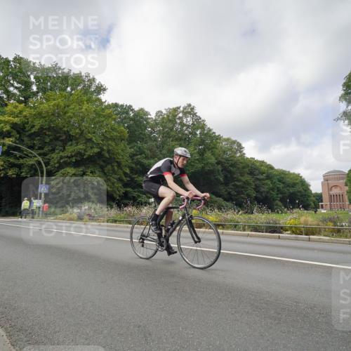 14.09.2025 - Stadtparktriathlon Michael Burmester http://msf.ph/oto/8893285 14.09.2025 11:44:32 Radfahren 931, 938, 944, 973, 982, 989, 1009, 1040, 1051, 1085 meine-sportfotos.de