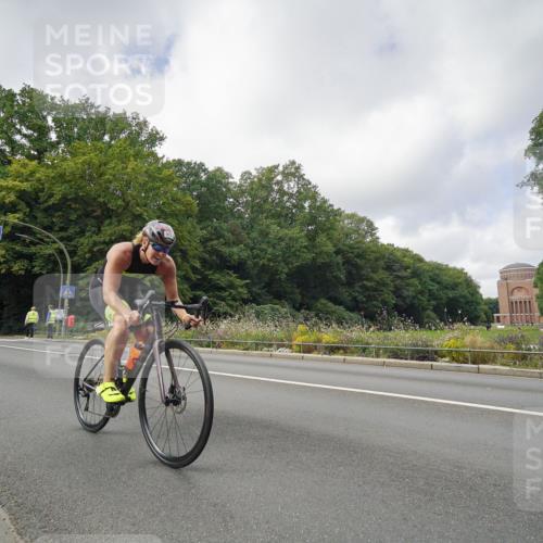 14.09.2025 - Stadtparktriathlon Michael Burmester http://msf.ph/oto/8893287 14.09.2025 11:44:33 Radfahren 931, 938, 944, 973, 982, 989, 1009, 1040, 1051, 1085 meine-sportfotos.de