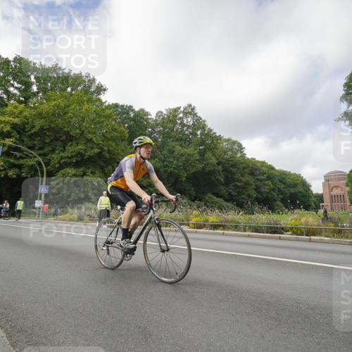 14.09.2025 - Stadtparktriathlon Michael Burmester http://msf.ph/oto/8893301 14.09.2025 11:44:59 Radfahren 987, 1048, 1107 meine-sportfotos.de