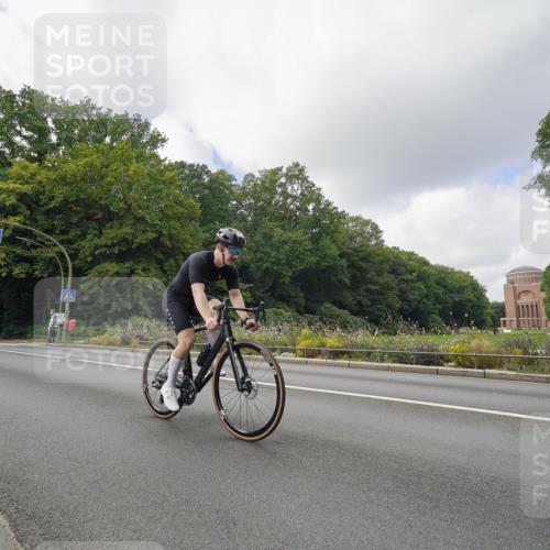 14.09.2025 - Stadtparktriathlon Michael Burmester http://msf.ph/oto/8893321 14.09.2025 11:46:17 Radfahren 943, 1046, 1067, 1086, 1096, 1099 meine-sportfotos.de