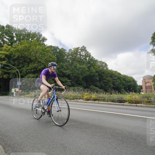 14.09.2025 - Stadtparktriathlon Michael Burmester http://msf.ph/oto/8893324 14.09.2025 11:46:24 Radfahren 943, 1046, 1062, 1065, 1086 meine-sportfotos.de
