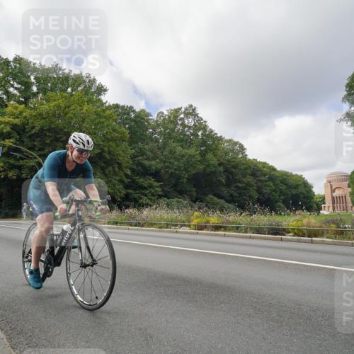 14.09.2025 - Stadtparktriathlon Michael Burmester http://msf.ph/oto/8893331 14.09.2025 11:46:39 Radfahren 939, 1025, 1031, 1058, 1063 meine-sportfotos.de