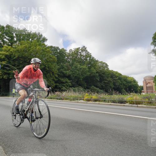 14.09.2025 - Stadtparktriathlon Michael Burmester http://msf.ph/oto/8893339 14.09.2025 11:47:02 Radfahren 937, 940, 955, 1060, 1069, 1073, 1110, 1120 meine-sportfotos.de