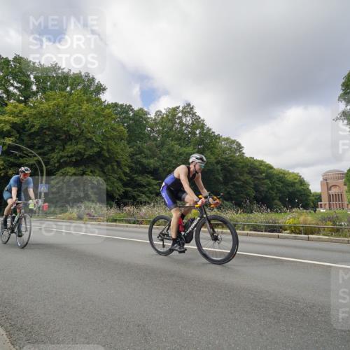 14.09.2025 - Stadtparktriathlon Michael Burmester http://msf.ph/oto/8893342 14.09.2025 11:47:04 Radfahren 937, 940, 955, 1060, 1069, 1073, 1091, 1110, 1120 meine-sportfotos.de