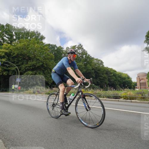 14.09.2025 - Stadtparktriathlon Michael Burmester http://msf.ph/oto/8893343 14.09.2025 11:47:05 Radfahren 937, 940, 955, 1060, 1069, 1073, 1091, 1110, 1120 meine-sportfotos.de