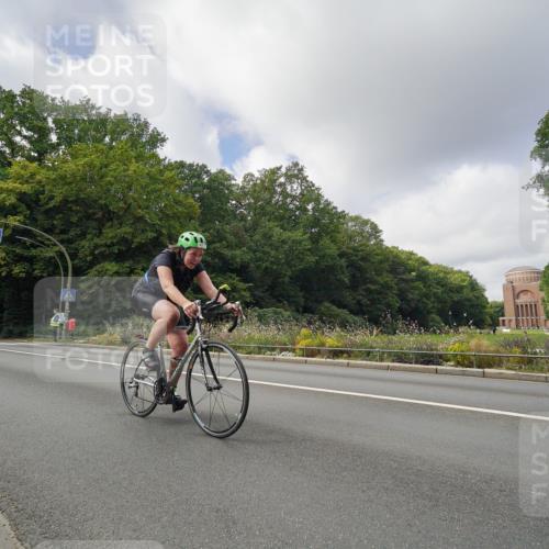 14.09.2025 - Stadtparktriathlon Michael Burmester http://msf.ph/oto/8893347 14.09.2025 11:47:08 Radfahren 937, 940, 998, 1060, 1069, 1073, 1091, 1110, 1120 meine-sportfotos.de