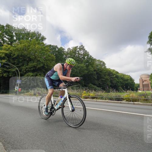 14.09.2025 - Stadtparktriathlon Michael Burmester http://msf.ph/oto/8893349 14.09.2025 11:47:10 Radfahren 937, 940, 998, 1016, 1060, 1069, 1073, 1091, 1120 meine-sportfotos.de