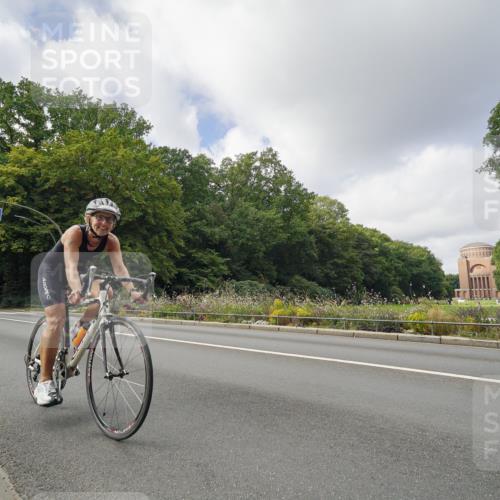 14.09.2025 - Stadtparktriathlon Michael Burmester http://msf.ph/oto/8893351 14.09.2025 11:47:16 Radfahren 998, 1016, 1036, 1060, 1091, 1095 meine-sportfotos.de