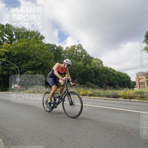 14.09.2025 - Stadtparktriathlon Michael Burmester http://msf.ph/oto/8893354 14.09.2025 11:47:22 Radfahren 1016, 1036, 1095, 1108 meine-sportfotos.de