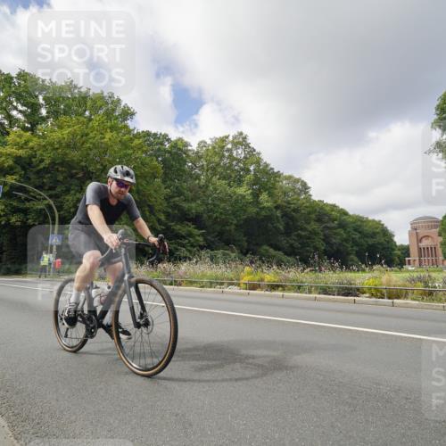 14.09.2025 - Stadtparktriathlon Michael Burmester http://msf.ph/oto/8893357 14.09.2025 11:47:30 Radfahren 1036, 1108 meine-sportfotos.de