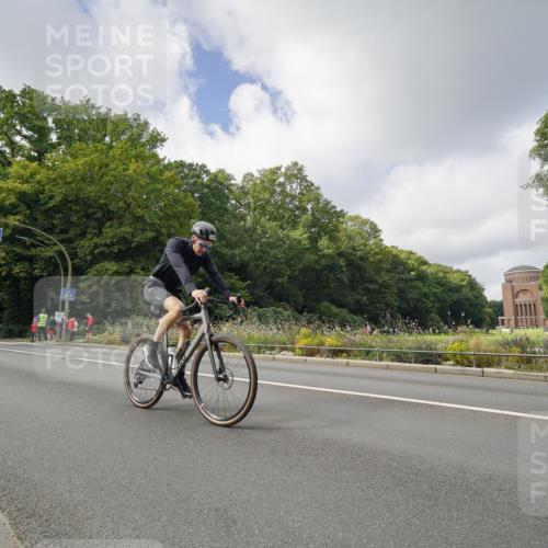 14.09.2025 - Stadtparktriathlon Michael Burmester http://msf.ph/oto/8893369 14.09.2025 11:48:12 Radfahren 927, 960, 1006, 1035, 1041, 1088, 1116 meine-sportfotos.de