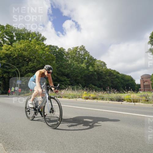 14.09.2025 - Stadtparktriathlon Michael Burmester http://msf.ph/oto/8893375 14.09.2025 11:48:22 Radfahren 964, 967, 968, 1035, 1041, 1053, 1089 meine-sportfotos.de