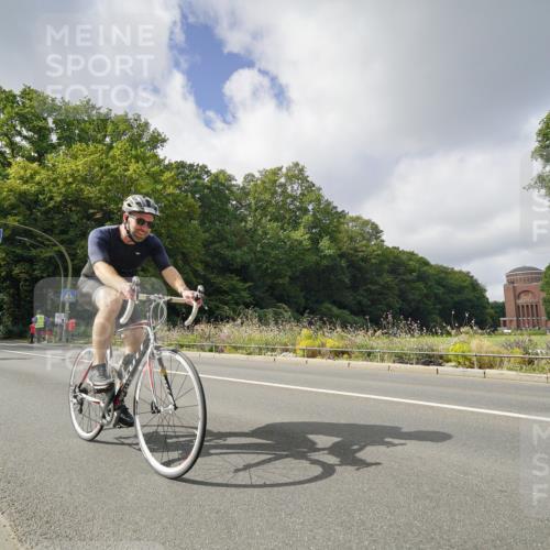 14.09.2025 - Stadtparktriathlon Michael Burmester http://msf.ph/oto/8893376 14.09.2025 11:48:24 Radfahren 964, 967, 968, 1035, 1041, 1053, 1089 meine-sportfotos.de