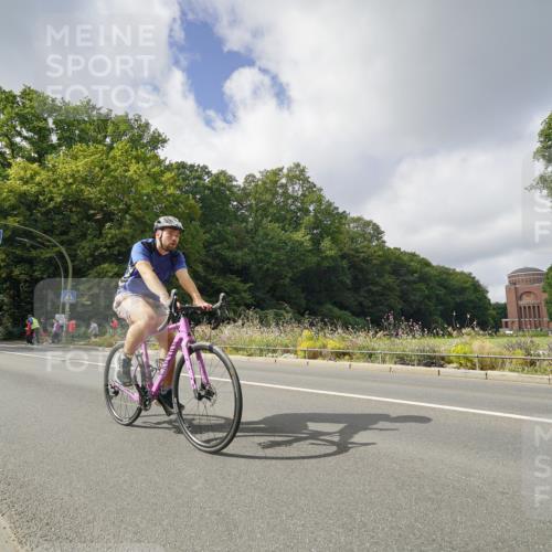 14.09.2025 - Stadtparktriathlon Michael Burmester http://msf.ph/oto/8893377 14.09.2025 11:48:26 Radfahren 964, 967, 968, 1053, 1089 meine-sportfotos.de