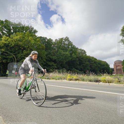 14.09.2025 - Stadtparktriathlon Michael Burmester http://msf.ph/oto/8893379 14.09.2025 11:48:28 Radfahren 964, 967, 968, 1053, 1089 meine-sportfotos.de
