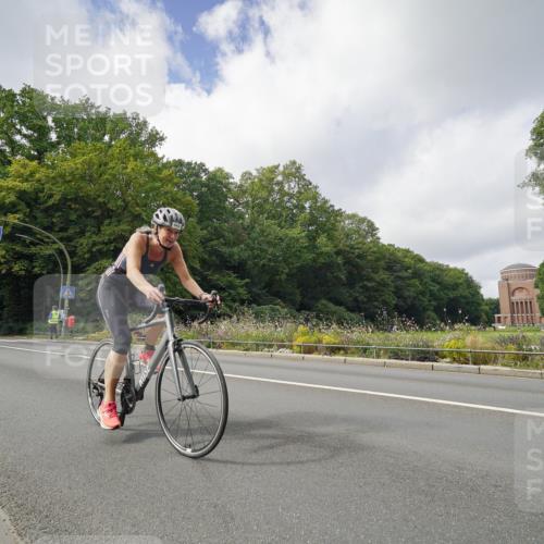 14.09.2025 - Stadtparktriathlon Michael Burmester http://msf.ph/oto/8893392 14.09.2025 11:49:04 Radfahren 929, 942, 945, 957, 966, 1072, 1076, 1092 meine-sportfotos.de