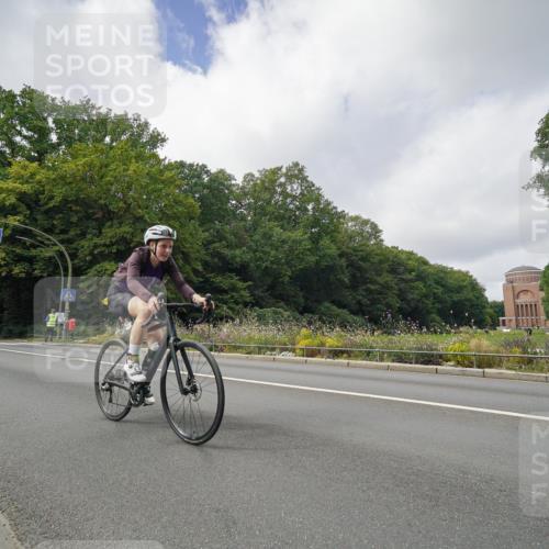 14.09.2025 - Stadtparktriathlon Michael Burmester http://msf.ph/oto/8893403 14.09.2025 11:49:20 Radfahren 972, 1001, 1002, 1023, 1082, 1113 meine-sportfotos.de