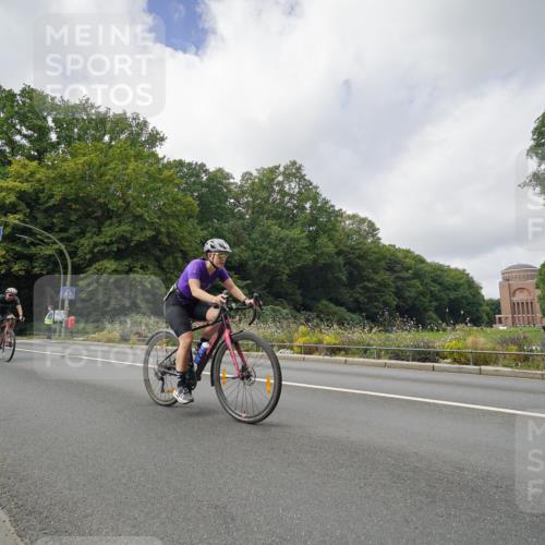 14.09.2025 - Stadtparktriathlon Michael Burmester http://msf.ph/oto/8893409 14.09.2025 11:49:31 Radfahren 930, 948, 972, 1023, 1050 meine-sportfotos.de