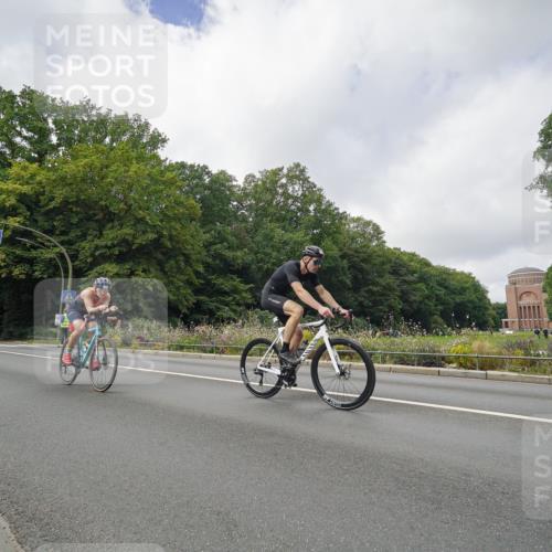 14.09.2025 - Stadtparktriathlon Michael Burmester http://msf.ph/oto/8893414 14.09.2025 11:49:45 Radfahren 1015, 1061, 1098, 1119 meine-sportfotos.de