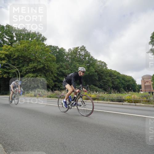14.09.2025 - Stadtparktriathlon Michael Burmester http://msf.ph/oto/8893420 14.09.2025 11:50:05 Radfahren 935, 958, 979, 1007, 1077, 1084, 1103, 1121 meine-sportfotos.de