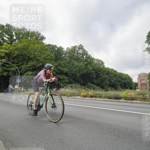 14.09.2025 - Stadtparktriathlon Michael Burmester http://msf.ph/oto/8893430 14.09.2025 11:50:22 Radfahren 934, 1068, 1075 meine-sportfotos.de