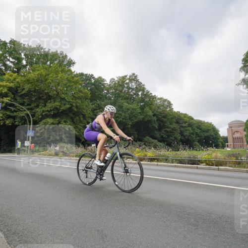 14.09.2025 - Stadtparktriathlon Michael Burmester http://msf.ph/oto/8893433 14.09.2025 11:50:32 Radfahren 941, 970, 990, 1066, 1068 meine-sportfotos.de